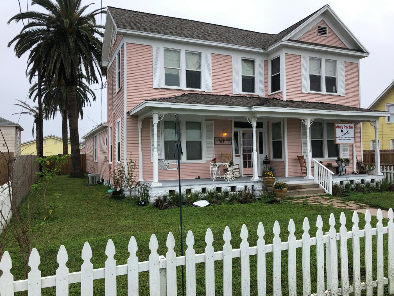 Whooping Crane Manor B & B ร็อกพอร์ต ภายนอก รูปภาพ